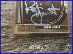 Robin Yount Auto /15 Silver Framed 2021 Topps Museum Collection. Brewers HOF