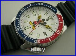 SEIKO 7002-700A Scuba Diver's Modified Mickey Mouse Dial Very Nice Collection