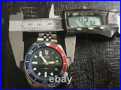 Vintage Seiko Diver 7002-7001 Automatic Men's Watch Collectible