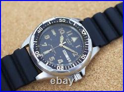 Vintage mens Casio MD-502 diver rotating bezel collectable and rare model